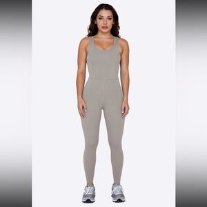 Set Active Sportbody Sportysuit in Stone